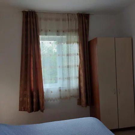 For 6 People Near Burgas With Swimming Pool Bryastovets