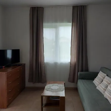 For 6 People Near Burgas With Swimming Pool Holiday home Bryastovets